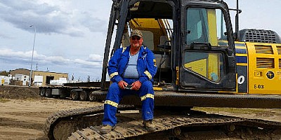 Working in the Oil Fields, Bill Walker had a lot of opportunity to operate construction equipment.